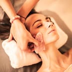 Facial Massage – Lifting & Glow Treatment