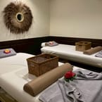 Body Scrub + Hot Oil Therapy