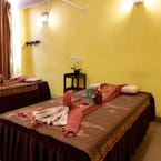 Oil Massage + Thai Herbal Ball