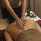 Body Scrub + Aromatherapy Oil Massage