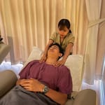 Massage pieds et corps (dos, cou, tête, épaules)