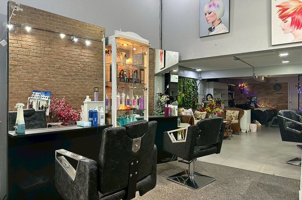 JJ Hairstylist Bangkok 10500 2 - SeeU Beauty