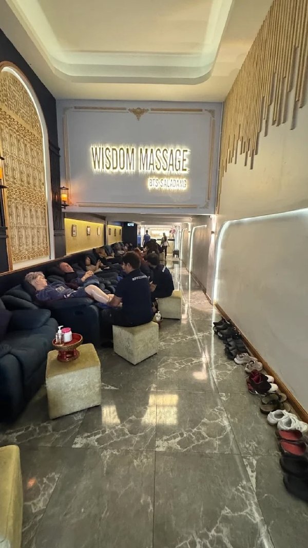 Wisdom Massage BTS Saladang Bangkok 10500 5 - SeeU Beauty
