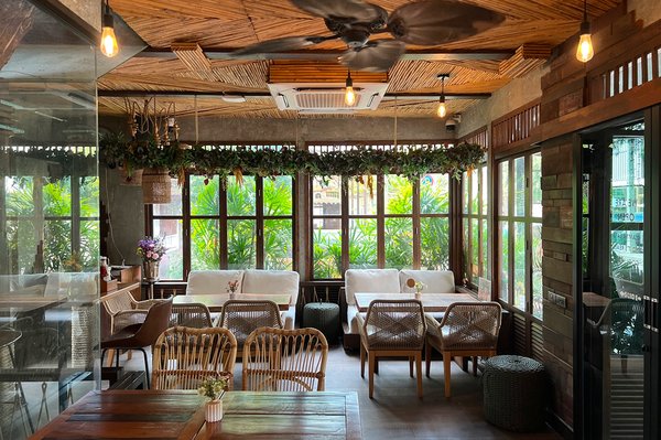 Treehouse Cafe & Bar