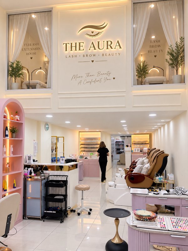 The aura nail thonglor