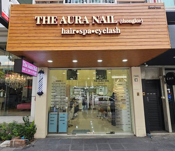 The aura nail thonglor