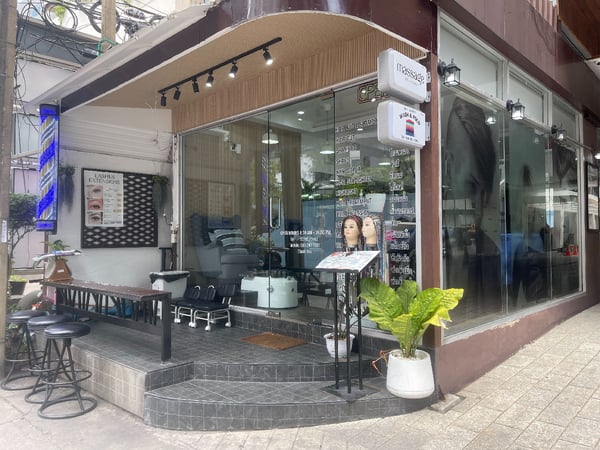 Metamorphosis Hair Salon & Massage Bangkok 10200 3 - SeeU Beauty