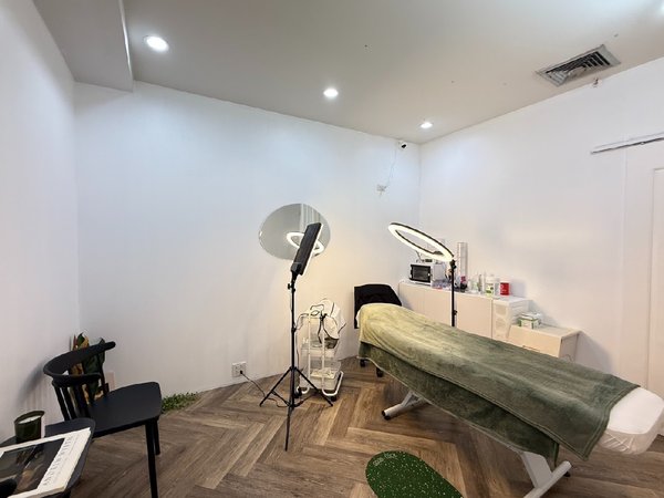 Holy Brows Bangkok 10500 4 - SeeU Beauty