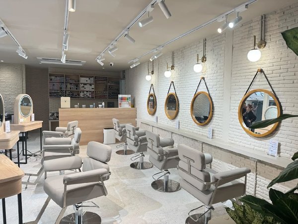 fufu hair color Thong Lo Bangkok 10110 6 - SeeU Beauty