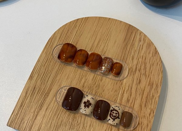 White and Brown Nails bangkok 10100 4 - SeeU Beauty